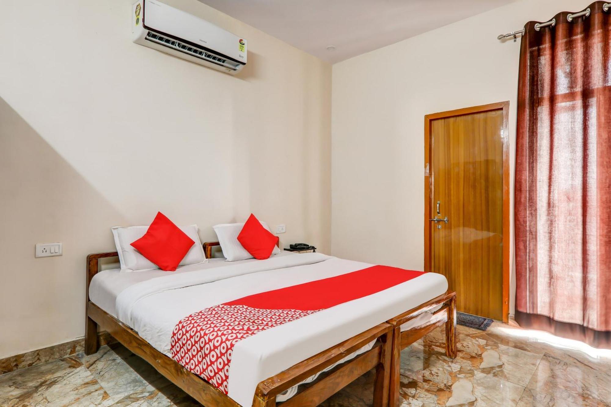 Oyo Flagship Raghuvar Palace Hotel Lucknow Bagian luar foto