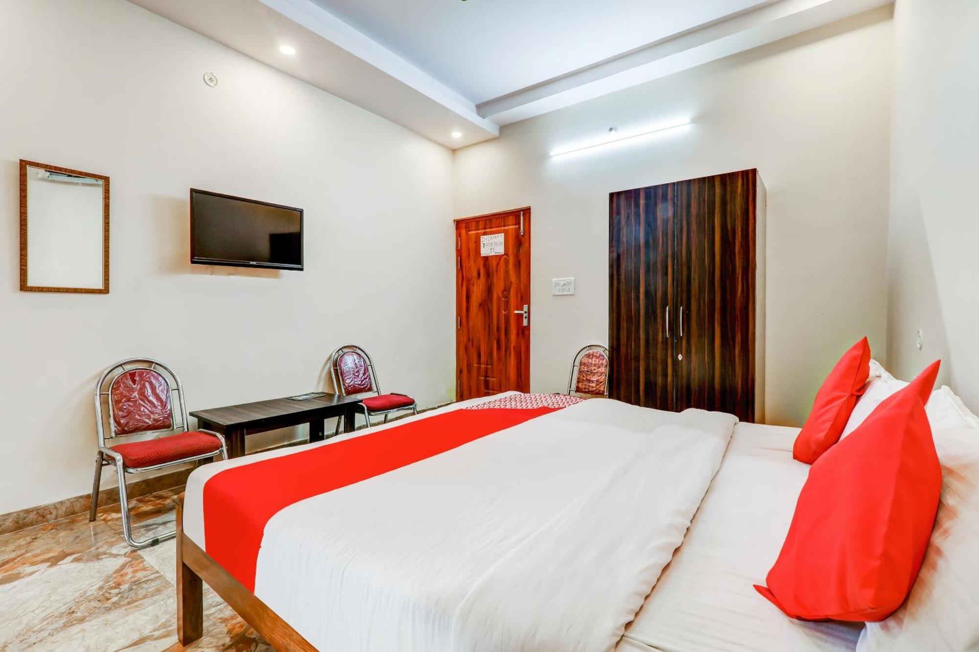 Oyo Flagship Raghuvar Palace Hotel Lucknow Bagian luar foto