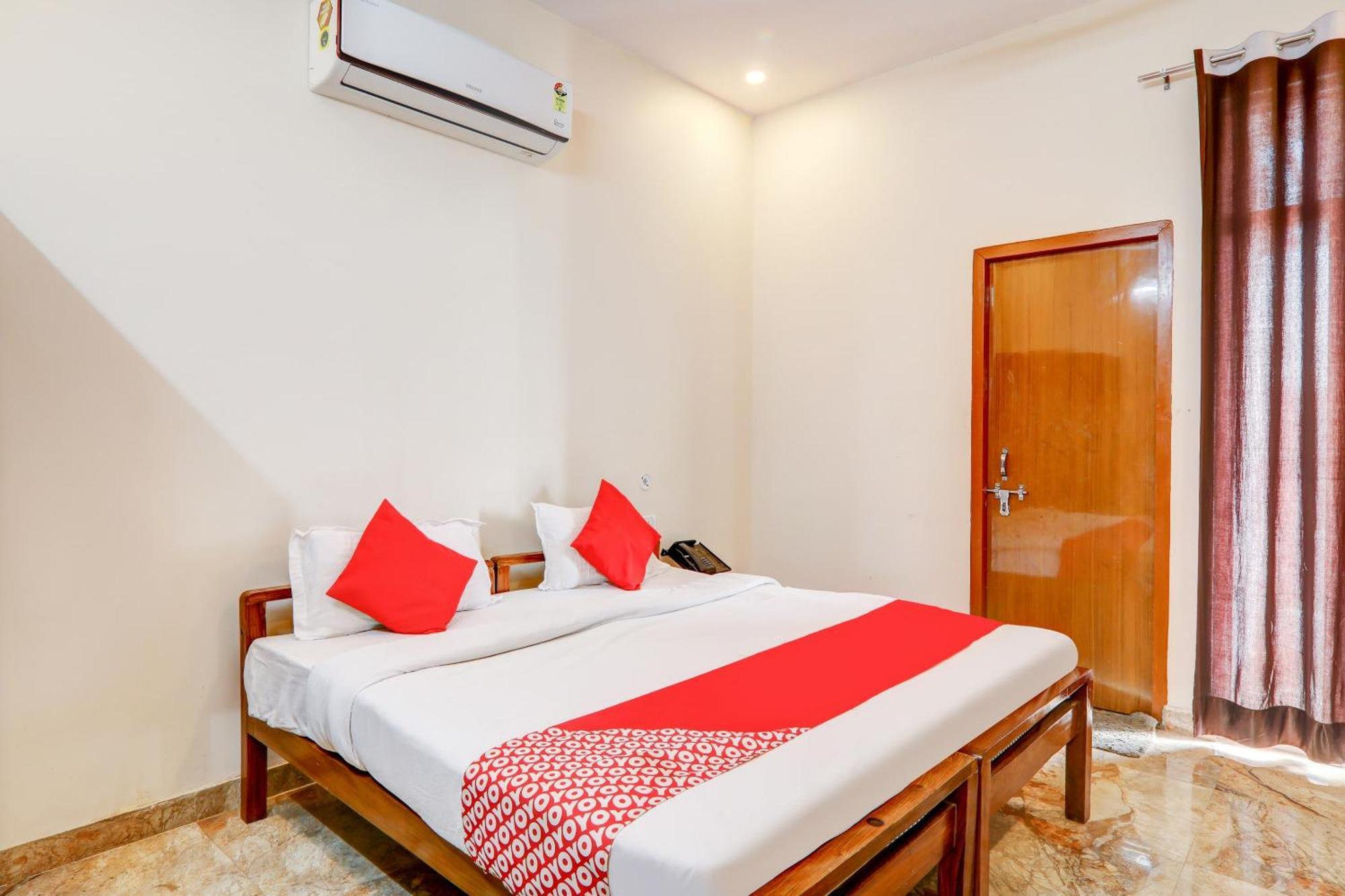 Oyo Flagship Raghuvar Palace Hotel Lucknow Bagian luar foto