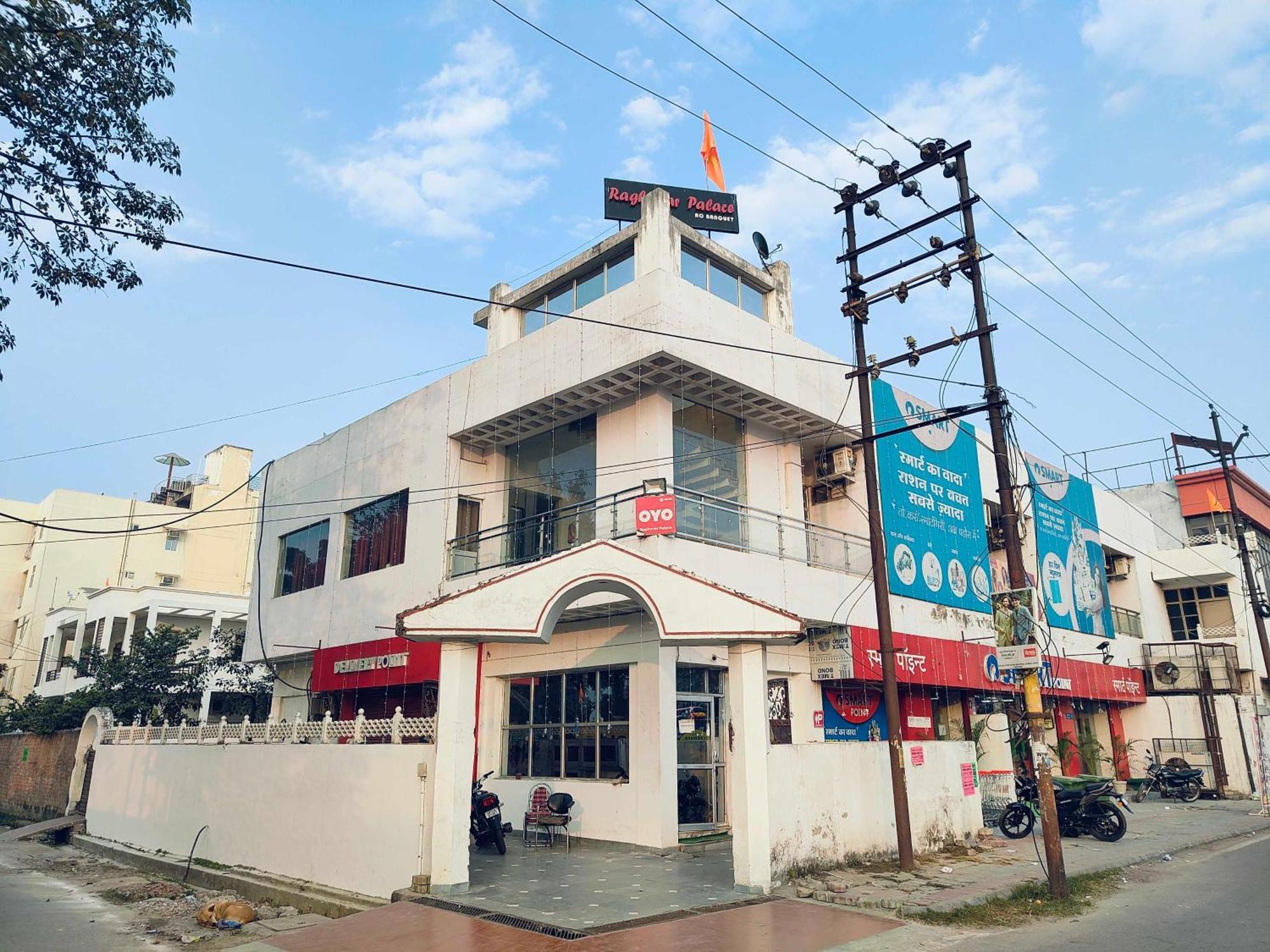 Oyo Flagship Raghuvar Palace Hotel Lucknow Bagian luar foto